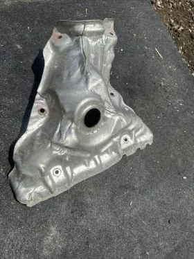 165905RB1A NISSAN Kicks Engine Exhaust Manifold Heat Shield #2