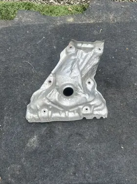 165905RB1A NISSAN Kicks Engine Exhaust Manifold Heat Shield